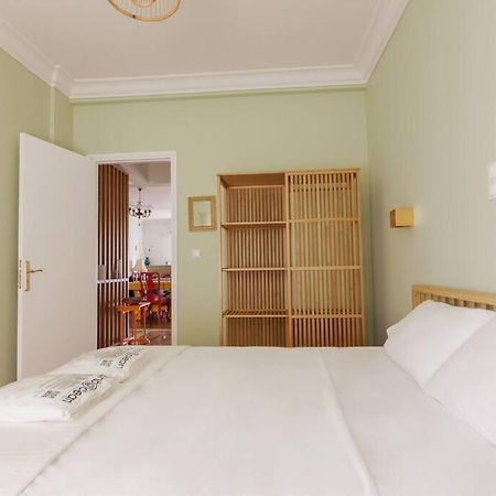 אתונה Iphigenia 2 Bedroom Retro Downtown Apartment מראה חיצוני תמונה
