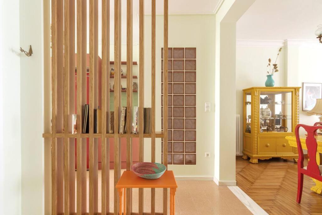אתונה Iphigenia 2 Bedroom Retro Downtown Apartment מראה חיצוני תמונה