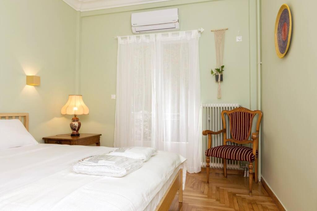 אתונה Iphigenia 2 Bedroom Retro Downtown Apartment מראה חיצוני תמונה