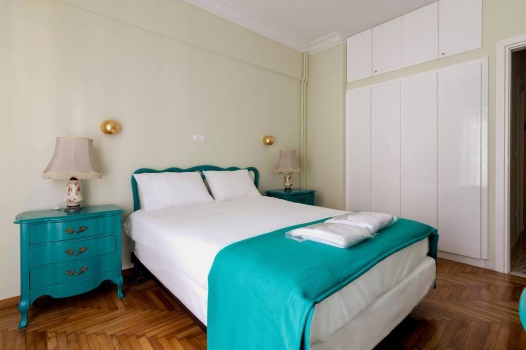 אתונה Iphigenia 2 Bedroom Retro Downtown Apartment מראה חיצוני תמונה