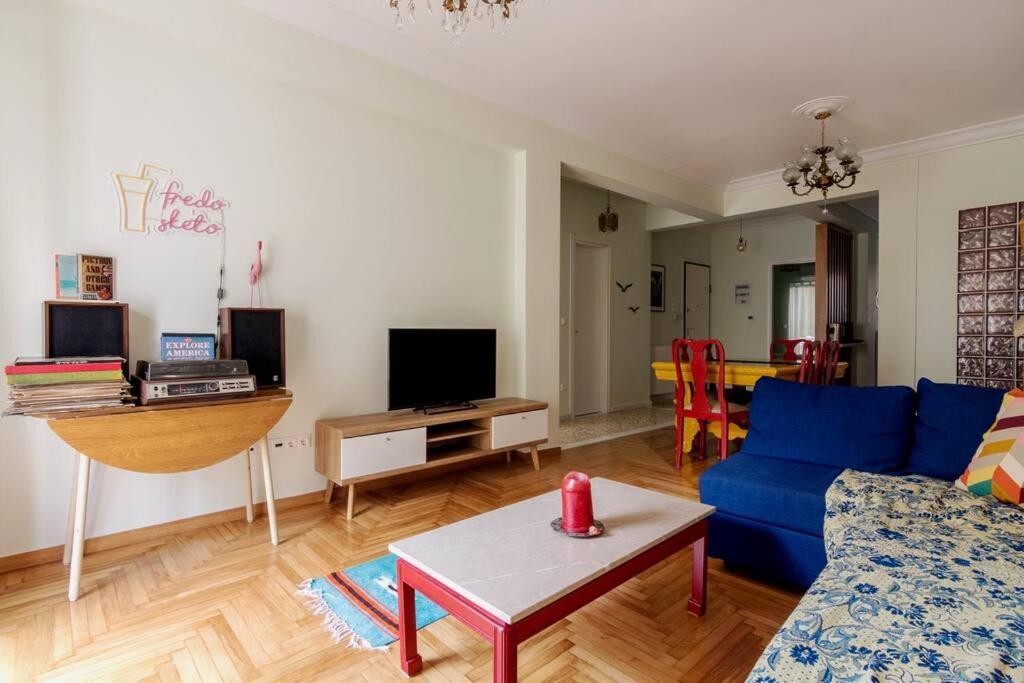 אתונה Iphigenia 2 Bedroom Retro Downtown Apartment מראה חיצוני תמונה