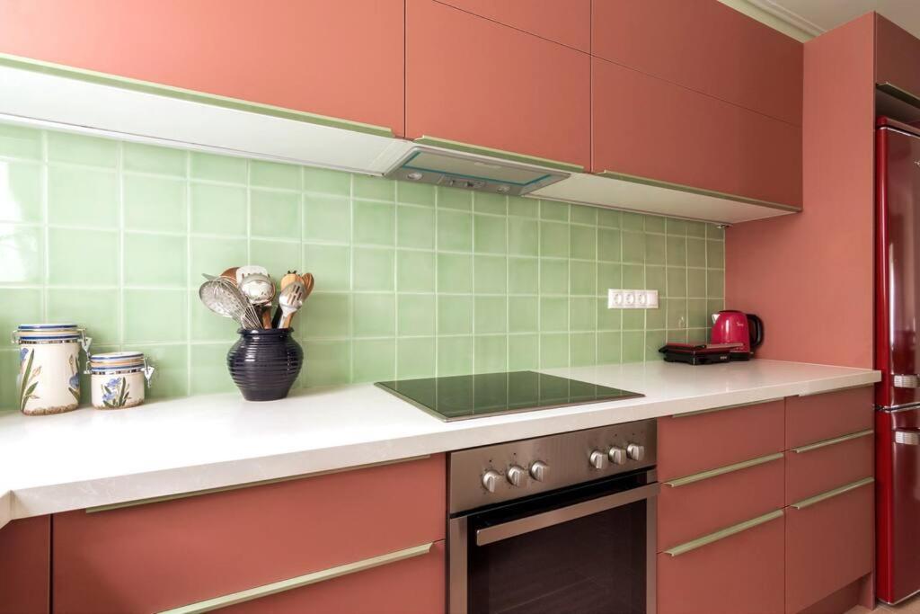 אתונה Iphigenia 2 Bedroom Retro Downtown Apartment מראה חיצוני תמונה