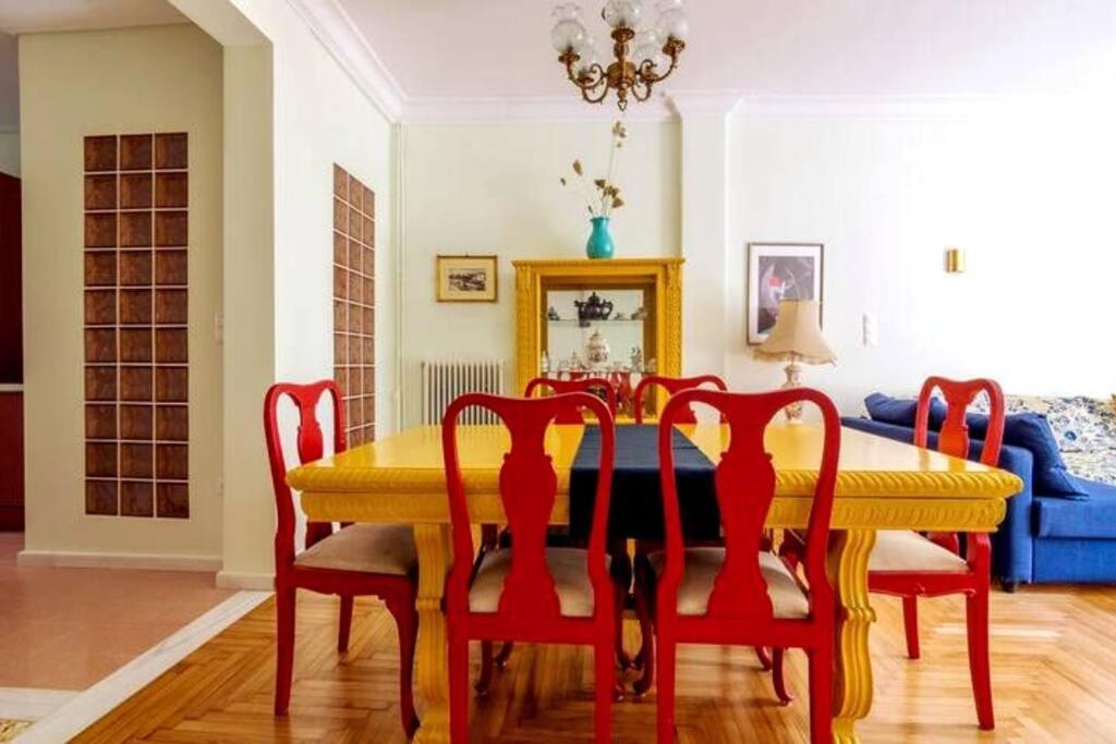 אתונה Iphigenia 2 Bedroom Retro Downtown Apartment מראה חיצוני תמונה